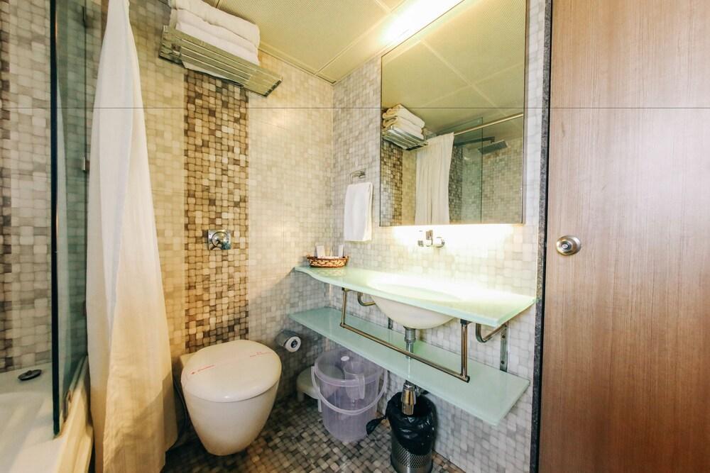 Hostel Mumbai By Maharana Inn Extérieur photo