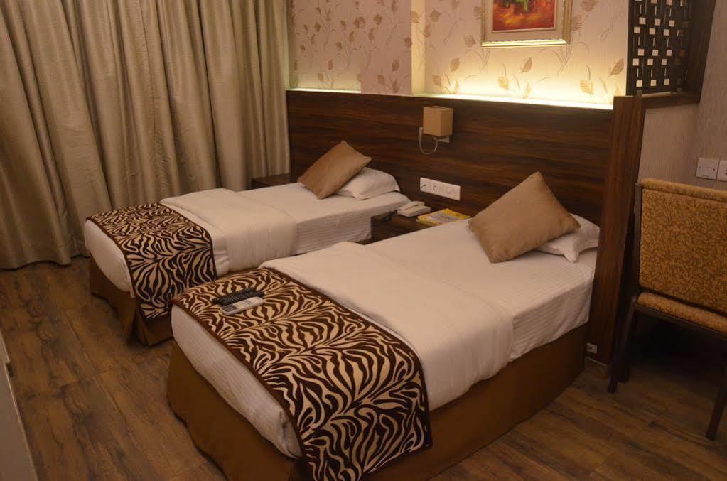 Hostel Mumbai By Maharana Inn Extérieur photo