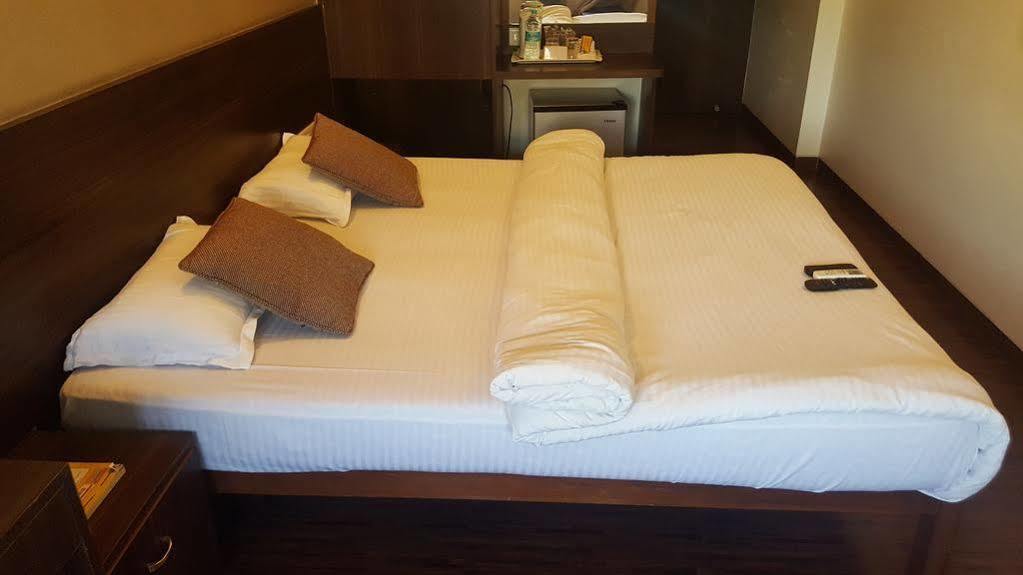 Hostel Mumbai By Maharana Inn Extérieur photo